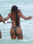 serena-williams-cakes-in-the-water